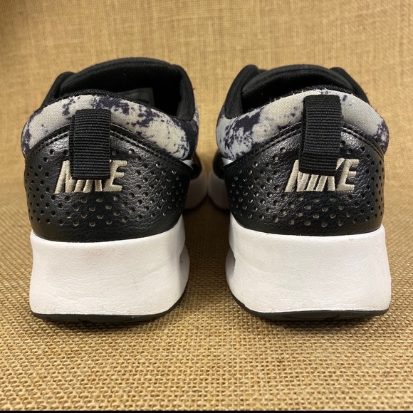 🛑SOLD🛑  Women’s Nike Air Max black white running shoes size 7.5 - Picture 8 of 10